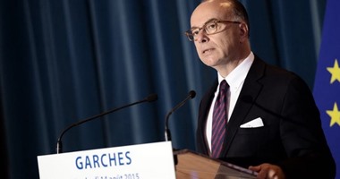 وزير داخلية فرنسا يضع خطة لمكافحة تجارة الأسلحة النارية عبر الإنترنت