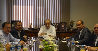 وزير البترول يتفقد شركة النصر بالسويس ويحضر اجتماع مناقشة الميزانية