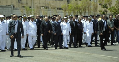 وزير الداخلية يتقدم الجنازة العسكرية لرئيس مرور النزهة 