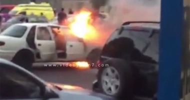 صحافة المواطن.. بالفيديو احتراق تاكسى بسبب حرارة الجو بمدينة نصر