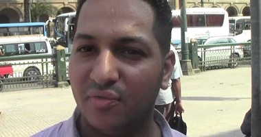 بالفيديو.. مواطن يطالب المسئولين بتوعية المواطنين لحل أزمة الزحام المرورى