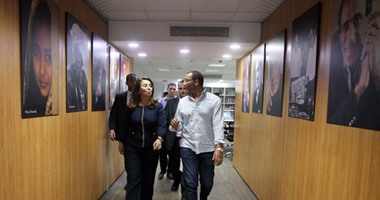 بالصور.. وزيرة التضامن خلال جولة بـ"اليوم السابع": الجريدة حققت طفرة كبيرة
