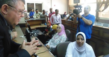 بالصور.. وزير الاتصالات يتفقد المستشفى الجامعى فى الإسكندرية