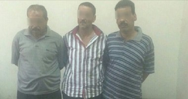 "مكافحة المخدرات" تضبط 3 عاطلين أثناء توزيعهم البانجو  فى السلام