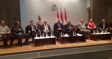 رئيس الوزراء فى اجتماع قيادات وزارة المالية: القناة الجديدة تؤكد للعالم قدرتنا على تنفيذ مشروعات عملاقة..محلب: نراهن على سواعد الشباب فى صنع مستقبل أفضل لمصر..ووزير المالية: قانون الخدمة المدنية ضرورى