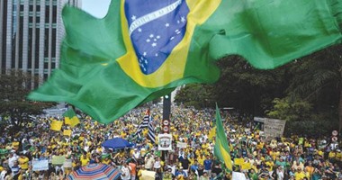 عشرات الآلاف يتظاهرون بالبرازيل تأييدا لبقاء "روسيف" فى الرئاسة
