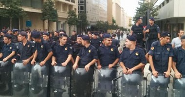 اعتصام أمام سفارة فرنسا ببيروت للمطالبة بإطلاق سراح لبنانى من سجون فرنسا