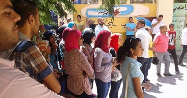 بالصور.. تجدد مظاهرات طلاب حقوق الإسكندرية لإعادة تصحيح الامتحانات