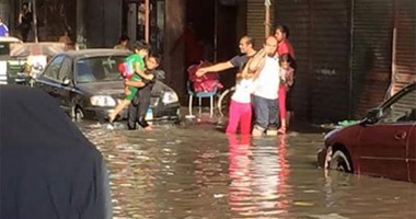 صحافة المواطن: بالصور.. انفجار ماسورة مياه تتسب فى غرق حى مبارك ببورسعيد