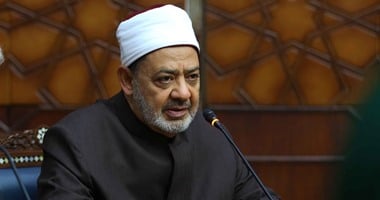 تصريحات مُجدَّدة لشيخ الأزهر بالتزامن مع احتفالات المسيحيين بعيد القيامة.. أحمد الطيب: درسنا فى تراثنا لا يجوز للمسلم مسَّ التوراة والإنجيل دون طهارة.. التضييق على غير المسلمين فى مأكلهم ومشربهم نهار رمضان سخف