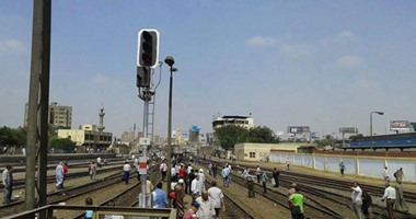 صحافة المواطن..بسبب تدشين أول قطار vip.. قارئ: توقف حركة القطارات ساعتين