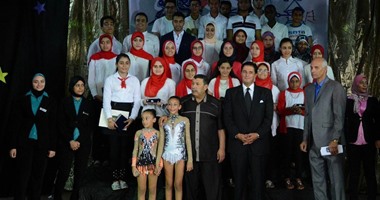 محافظ الإسكندرية يكرم 32 طالبا من أوائل الشهادات