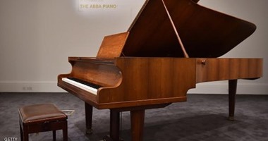 بيانو فريق آبا  بـ"1.24 مليون دولار فى "سوثبى" الشهر القادم