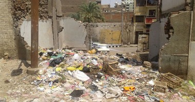 "صحافة المواطن".. انتشار القمامة بمحيط مجلس حى غرب أسيوط