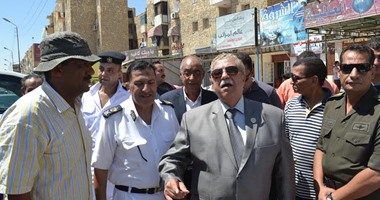 محافظ الإسماعيلية يقود حملة لإزالة الإشغالات بالشارع التجارى فى الشيخ زايد