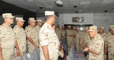 وزير الدفاع يشهد مشروع تدريبى للجيش الثانى باستخدام مقلدات "المايلز"