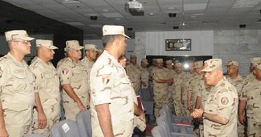 وزير الدفاع يشهد مشروع تدريبى للجيش الثانى باستخدام مقلدات "المايلز"