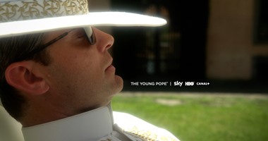 شاهد.. الصورة الأولى لمسلسل "THE YOUNG POPE" لـ "جود لو"