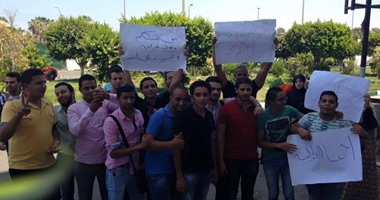 صحافة المواطن.. طالب بـ"حقوق بنى سويف" يرسل صور احتجاجات على نتائج الامتحانات