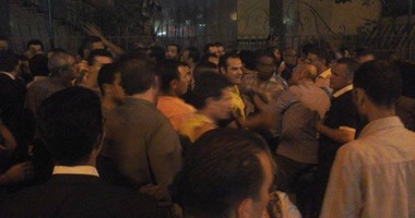 بالصور.. اشتباكات بين مرشحى مجلس النواب الوافدين على محكمة الجيزة