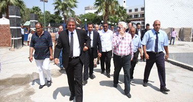 وزير الرياضة فى الزمالك لتهنئته بدرع الدورى