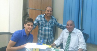 بالصور.. أحمد الشيخ ينهى إجراءات انتقاله للأهلى
