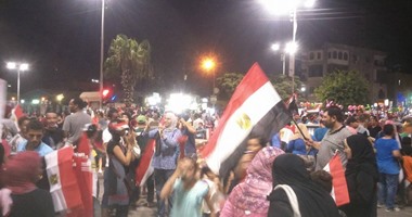 أهالى الإسماعيلية يحتفلون بالشوارع قبل ساعات من افتتاح قناة السويس الجديدة