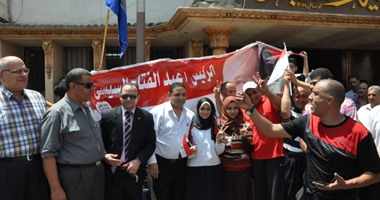 بالصور.. بدء احتفالات البحيرة بافتتاح قناة السويس الجديدة