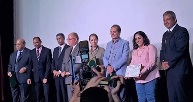 تكريم سلمى هشام بعد حصولها على المركز الأول بجائزة أخبار الأدب