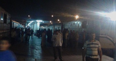 ركاب يتضررون من تأخر قطار (أسيوط – القاهرة) ساعة ونصف