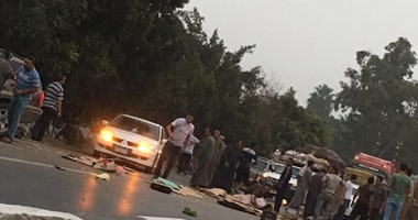 صحافة المواطن.. بالصور.. مصرع 2 وإصابة 3 فى حادث مرورى على طريق ميت غمر 