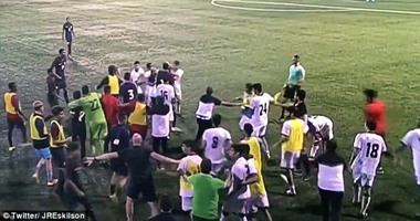 بالفيديو.. قتال بين لاعبى البحرين وأمريكا فى إسبانيا