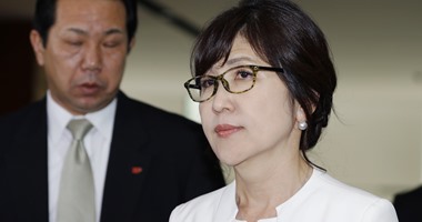 وزيرة دفاع اليابان تزور ضريح مثير للجدل وسط انتقادات سول وبكين
