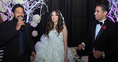 بالصور.. حماقى وبوسى يشعلان زفاف "محمود ورنا" بحضور نجوم المجتمع