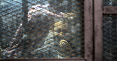 رفع جلسة محاكمة علاء عبد الفتاح و25 آخرين فى "أحداث الشورى" للقرار