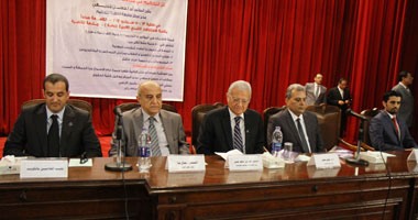 بدء مؤتمر "التحكيم فى مجالات الاقتصاد" بجامعة القاهرة بالسلام الجمهورى