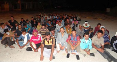 القبض على 100 متسلل  إلى ليبيا عن طريق السلوم