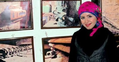 الفنانة ريهام السنباطى تهدى رؤساء قمة السلام لوحات تذكارية بطابع مصرى