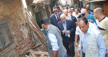 محافظ القاهرة يتفقد أعمال التطوير بعزبتى "العسال وجرجس" بشبرا