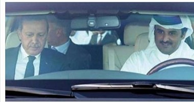 مستخدمو فيس بوك يتداولون صورة لأمير قطر يقود سيارة وبجواره أردوغان