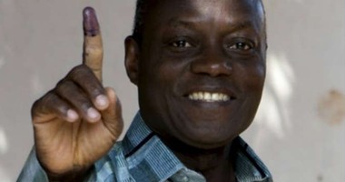 رئيس غينيا بيساو يعزل الحكومة قبل الانتخابات الرئاسية القادمة