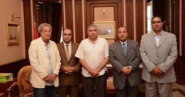 المحافظ يلتقى بقيادات"الخدمة الاجتماعية"لبحث تطوير عشوائيات الإسكندرية