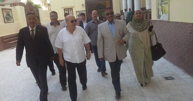محافظ بورسعيد ومدير الأمن يتفقدان بدء الدراسة بالمدارس الخاصة