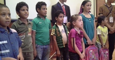 "حدوتة" توزع 100 شنطة مدرسية على الأطفال فى سيناء