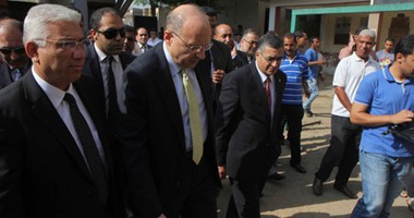 وزير الصحة يصل مدرسة محمد كريم بالجيزة ويتفقد العيادة والحمامات
