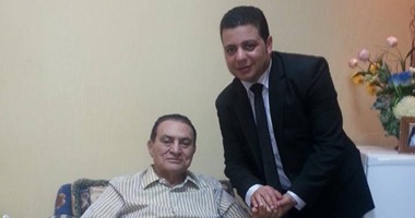 محامى مبارك: الرئيس الأسبق سعيد بقناة السويس ولا يهتم بوضع صورته بالجدارية