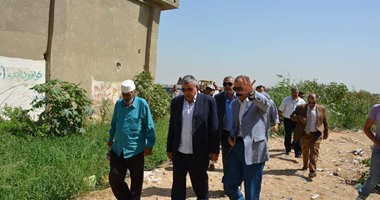 محافظ الإسكندرية يتفقد مساكن الناصرية ويستمع لشكاوى الأهالى