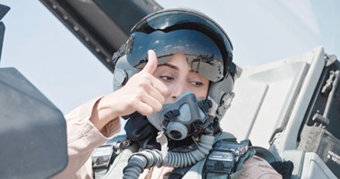 مريم المنصورى أول قائدة طائرة إماراتية تشن هجوما جويا على داعش بسوريا