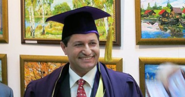 بالصور.. اتحاد الفنانين الروس يمنح المستشار الثقافى لمصر بموسكو عضويته