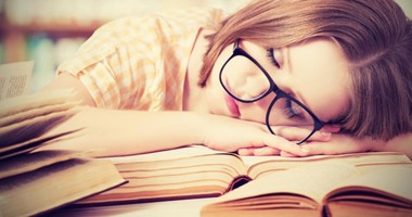 دراسة: قلة النوم عند المراهقين سبب شعورهم بالغضب وقلة استيعابهم بالمدرسة
